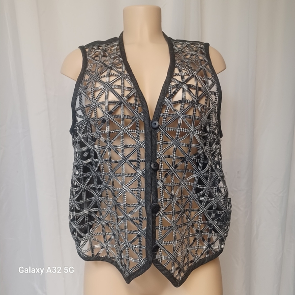 estudio collection Other - STUDIO COLLECTION SIZE M Black and White Geometric Crochet Vest